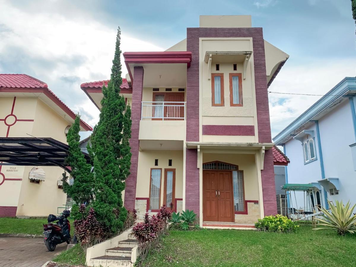 Beranda Istirahat Villa 4Br At Galaxy Resort Puncak Cikundul Ngoại thất bức ảnh